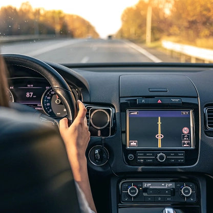 Rozwój systemu informacyjno-rozrywkowego (IVI) dla globalnego koncernu motoryzacyjnego